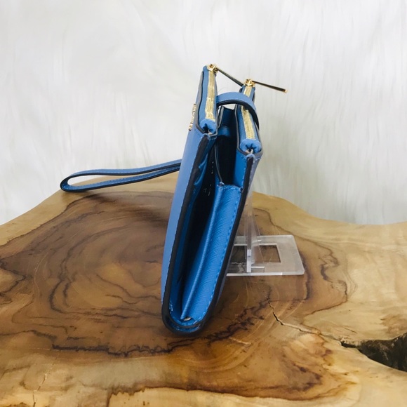 Michael Kors Jet Set Travel Double Zip Wristlet - Picture 3 of 8